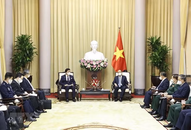 chu tich nuoc nguyen xuan phuc tiep bo truong quoc phong nhat ban kishi nobuo hinh 2