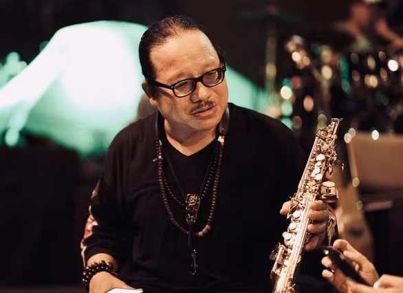 nghe si saxophone tran manh tuan hoi sinh mot cach ky dieu sau gan 1 thang nam vien hinh 1