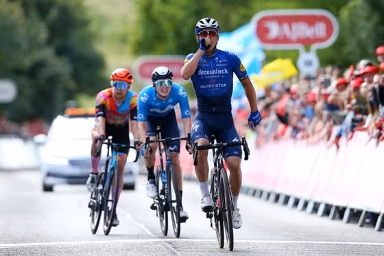 yves lampaert thang chang dau tien giai xe dap tour of britain 2021 hinh 1