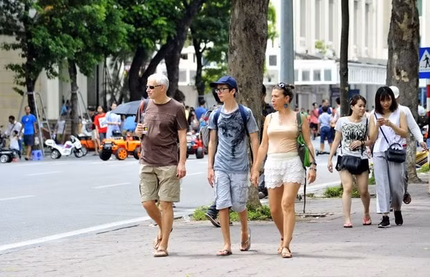 ha noi dat doanh thu hon 4 nghin ty dong tu du lich trong thang 8 hinh 2