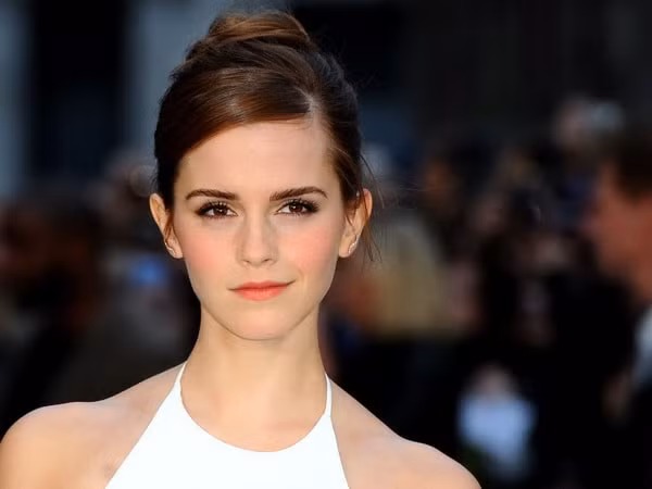 emma watson dinh nghi van hen ho voi trai dep o italia hinh 3
