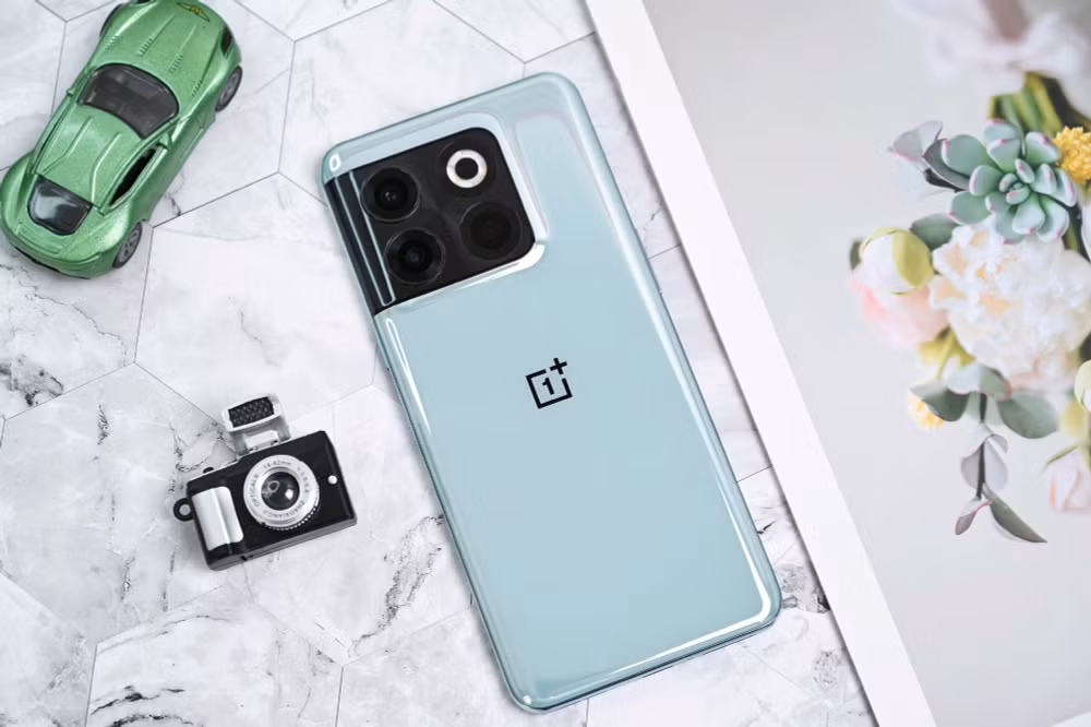 can canh oneplus ace pro voi snapdragon 8 gen 1 sac 150w hinh 2