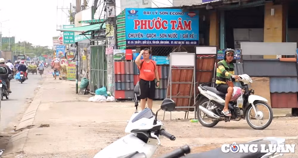 khong lo bi phat nhieu nguoi van chon di nguoc chieu sai lan de nhanh hon hinh 6