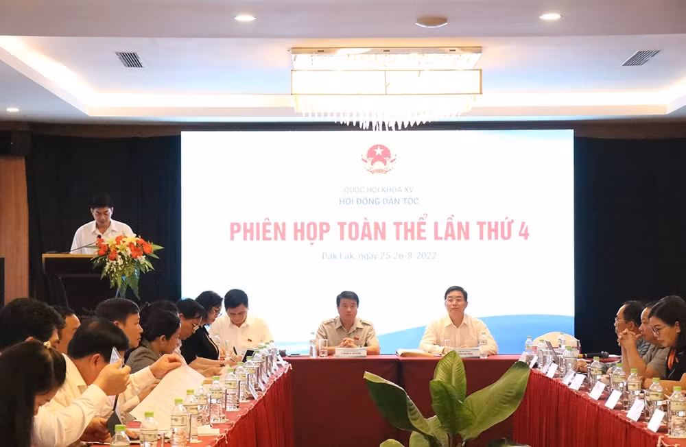 dak lak hoi dong dan toc quoc hoi khoa xv to chuc phien hop toan the lan thu 4 hinh 2