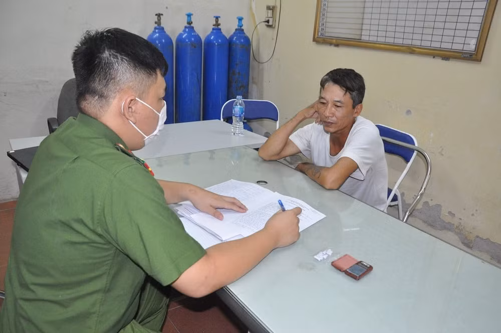 bat giu doi tuong mua ban trai phep chat ma tuy tung co 3 tien an hinh 1