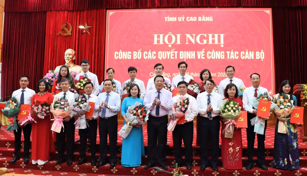 bo nhiem luan chuyen nhieu can bo lanh dao o cao bang hinh 1