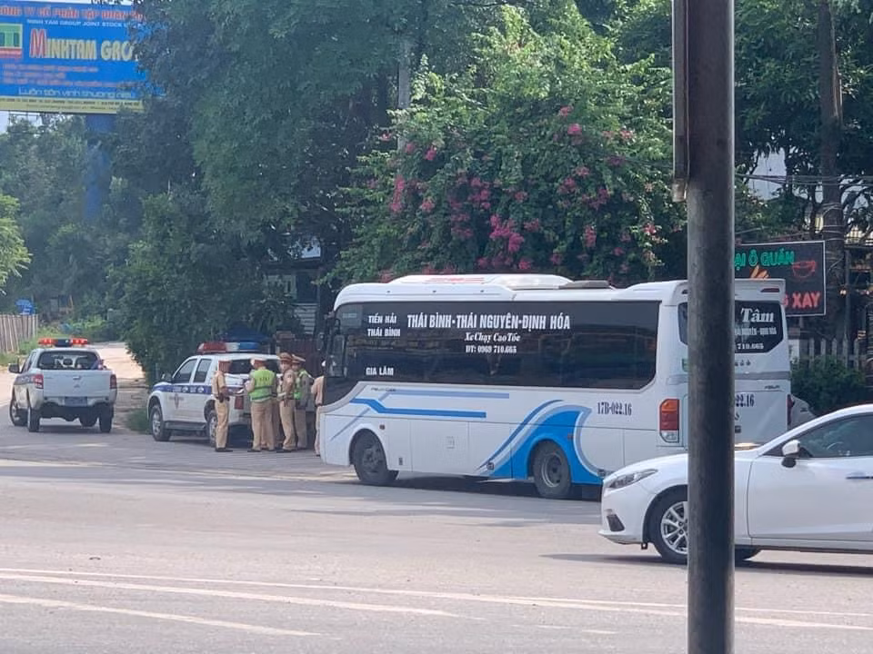 khoi to 3 doi tuong gay roi trat tu cong cong tren cao toc ha noi thai nguyen hinh 2