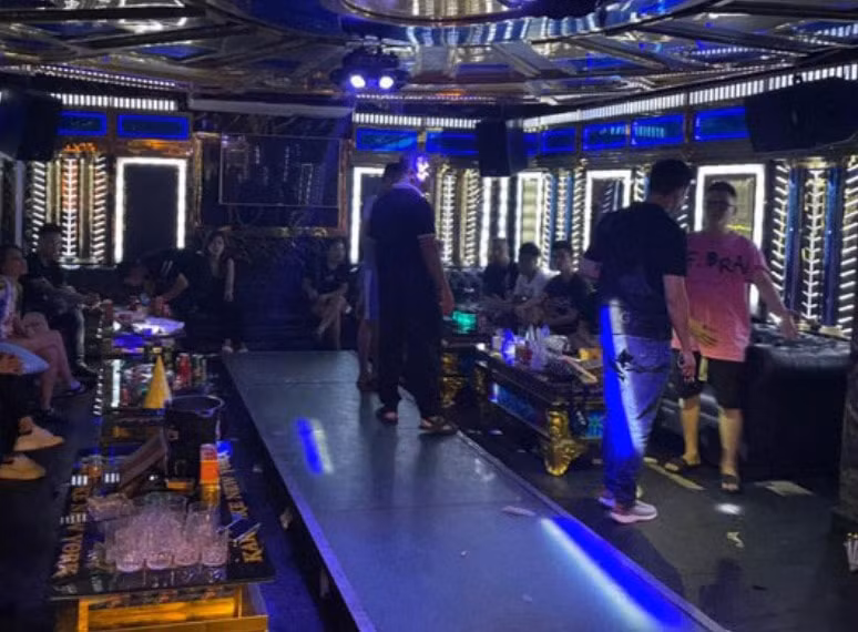 dot kich quan karaoke chui phat hien nhieu dan choi su dung ma tuy hinh 1