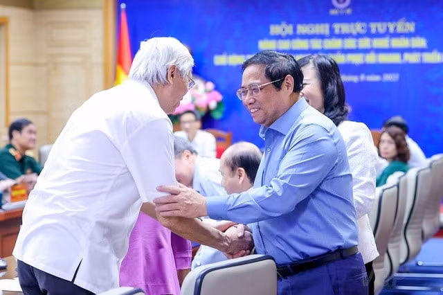 thu tuong kip thoi hoan thien he thong the che chinh sach y te cho ca truoc mat va lau dai hinh 3