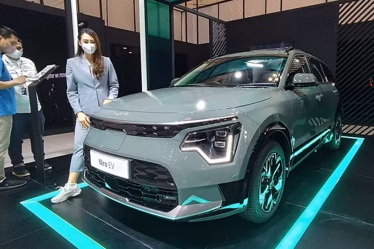 kia niro 2022 trinh lang tai trien lam o indonesia hinh 1