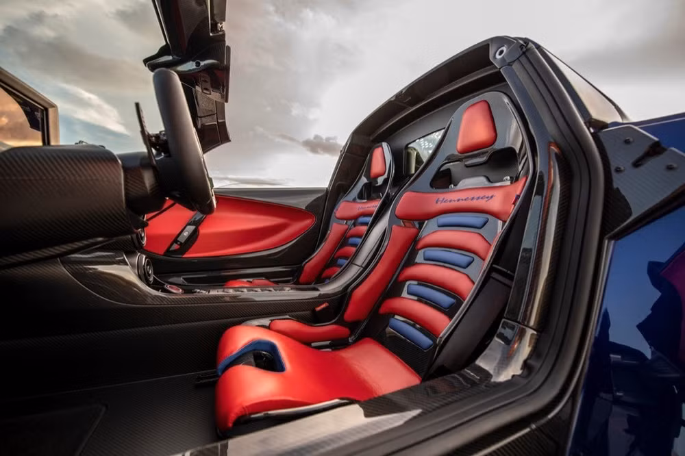 hennessey venom f5 roadster mui tran nhanh va manh nhat the gioi gia 3 trieu usd hinh 8