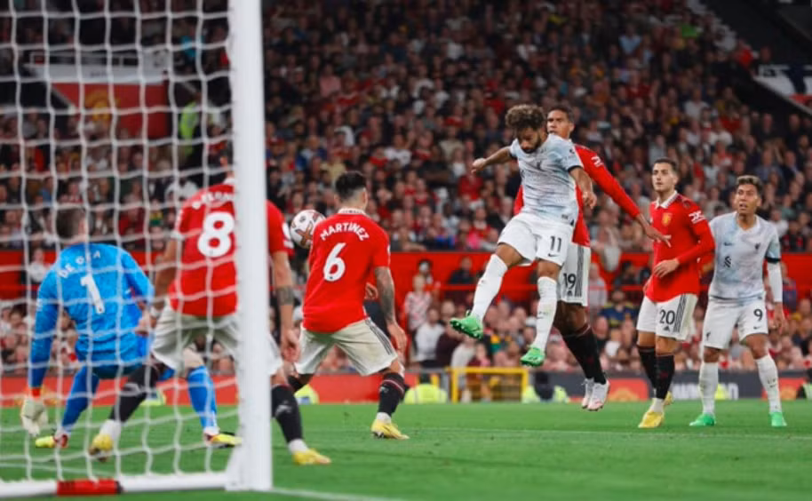 thang liverpool 2 1 man utd co 3 diem dau tien tai ngoai hang anh hinh 3