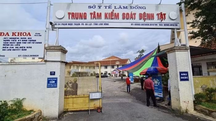 ky luat giam doc cdc lam dong vi thieu giam sat de cap duoi nhan tien cua viet a hinh 1