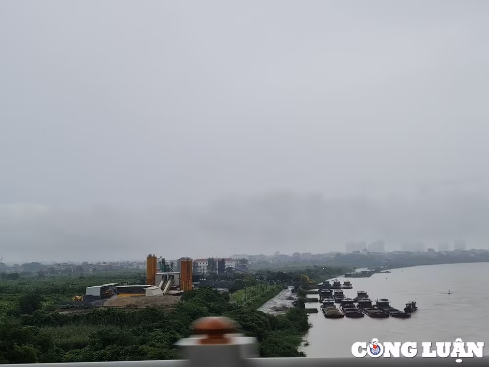 gia lam ha noi chinh quyen lam ngo cho hang loat tram be tong ngang nhien hoat dong trong mua mua bao hinh 6