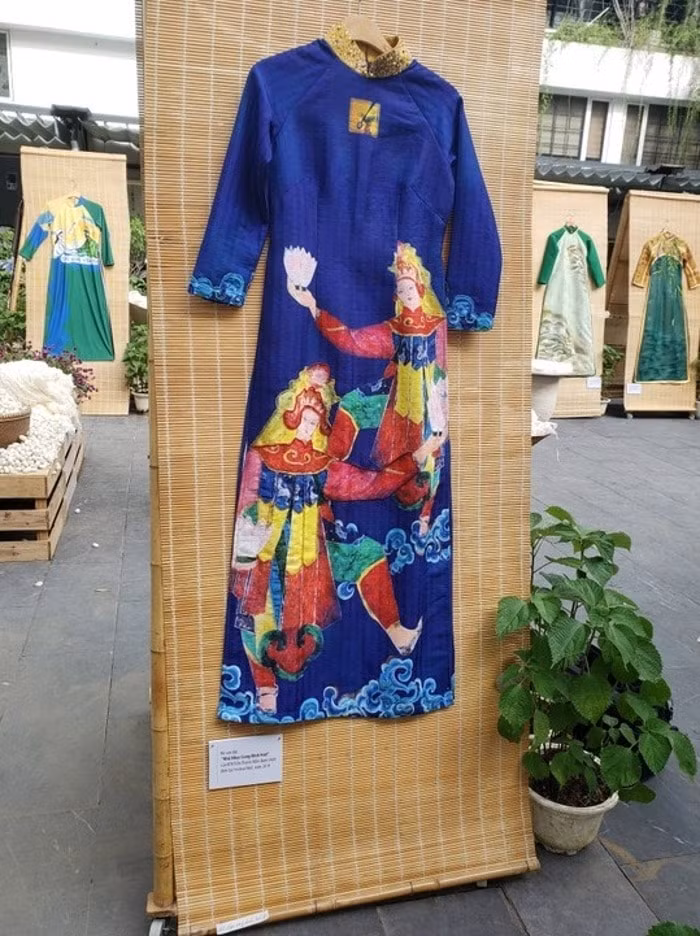 an tuong trien lam ao dai tren con duong di san hinh 2