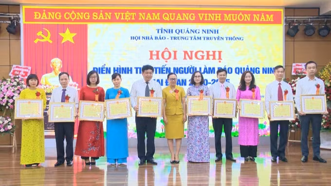 Hội nghị điển hình tiên tiến của HNB Quảng Ninh.