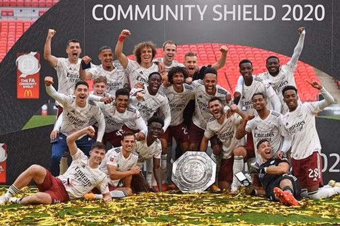 Câu lạc bộ Arsenal ăn mừng chiếN thắng. Ảnh: internet.