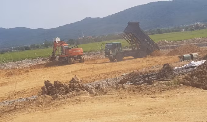 Vấn đề ô nhiễm môi trường từ bụi trong quá trình thi công hầu như không được nhà thầu xây dựng quan tâm