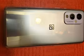 Nguyên mẫu OnePlus 9 bị rao bán trên eBay với mức giá 6.000 USD