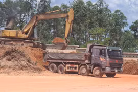 Quảng Bình: Giấy phép hết hạn, doanh nghiệp vẫn ung dung “vơ vét” khoáng sản