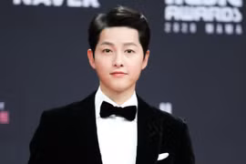 Song Joong Ki đảm nhận vai trò MC trong lễ trao giảI MAMA 2020