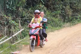 Đồng bào dân tộc thiểu số không biết chữ vẫn được cấp bằng lái xe?