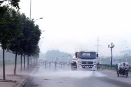 Hà Nội: Hơn 100 tỷ đồng tiền ngân sách dành cho việc rửa đường