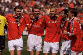 Roy Keane gây sốc khi chọn Dream Team ở M.U
