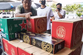 Thái Lan cho phép nhà hàng, khách sạn phục vụ rượu bia trở lại
