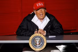 Trump bảo vệ kẻ nổ súng trong cuộc biểu tình ở Kenosha