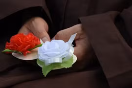 Những việc ý nghĩa nhất nên làm dành tặng cha mẹ và người thân trong dịp lễ Vu Lan