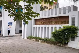 Khởi tố Kế toán trưởng CDC Hà Nội trong vụ án thổi giá máy xét nghiệm