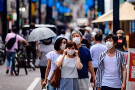 Hơn 20,7 triệu ca mắc bệnh, các hãng dược phẩm tăng cường dùng thuốc kháng thể để trị COVID-19