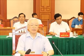 Tiếp tục bổ sung, hoàn thiện dự thảo văn kiện trình Đại hội XIII