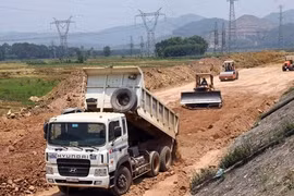 Bộ GTVT nói gì về ý kiến lo ngại dự án cao tốc Bắc - Nam đội vốn?