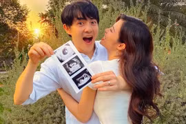 Vợ chồng Đông Nhi- Ông Cao Thắng đăng clip khoe bụng bầu