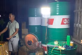 Phá đường dây sản xuất dầu nhớt "Castrol, Bp, Petrolimex" giả