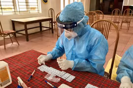 Test nhanh âm tính vẫn còn nguy cơ mắc Covid-19