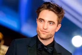 'Người Dơi' Robert Pattinson dương tính với Covid-19, phim tạm dừng quay