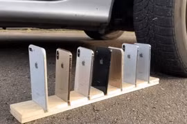 Dùng ôtô thử độ bền của điện thoại Samsung và Apple