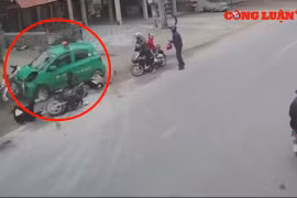 Video giao thông: Mùng 2 Tết, tài xế taxi ngủ gật tông 9 người bị thương