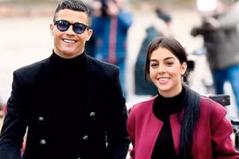 Bạn gái tiền đạo Ronaldo không nhiễm COVID-19