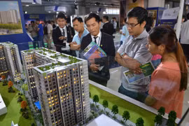 Bộ Xây dựng sắp có hàng loạt biện pháp "kéo" giá nhà về tầm tay người dân