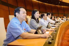 Năm 2021: Quốc hội 'chốt' chỉ tiêu tăng trưởng GDP khoảng 6%