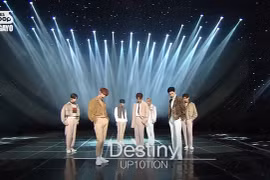 Nghệ sĩ K-POP mắc Covid-19 và mặt trái của ngành công nghiệp giải trí Hàn Quốc