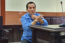 17 năm tù cho gã đàn ông dở trò đồi bại bé gái thiểu năng trong khách sạn