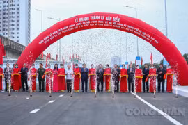 Cận cảnh thông xe cầu vượt hồ Linh Đàm, giải tỏa ùn tắc phía Nam Hà Nội