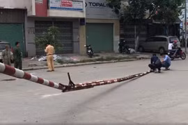 Bình Dương: Bị thanh barie rơi vào đầu, nam thanh niên tử vong