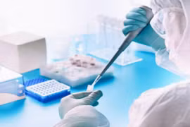 WHO dừng thử nghiệm 2 phương pháp điều trị Covid-19