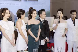 Huyền Lizzie lên chức CEO, dàn sao Việt diện "đồng phục" trắng đến chúc mừng